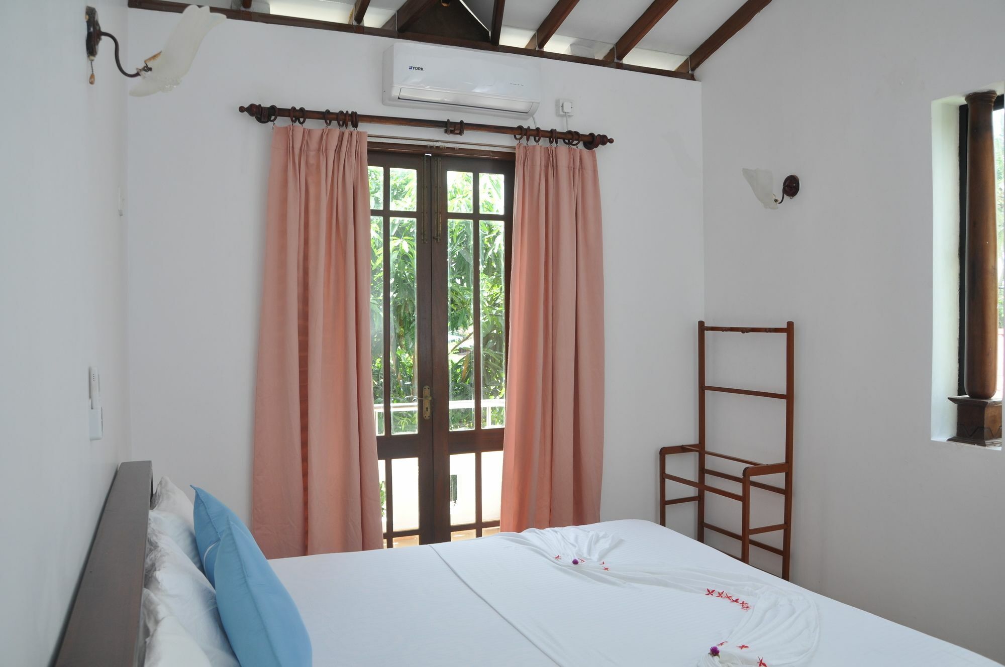 Shakuna Villa Хиккадува Экстерьер фото