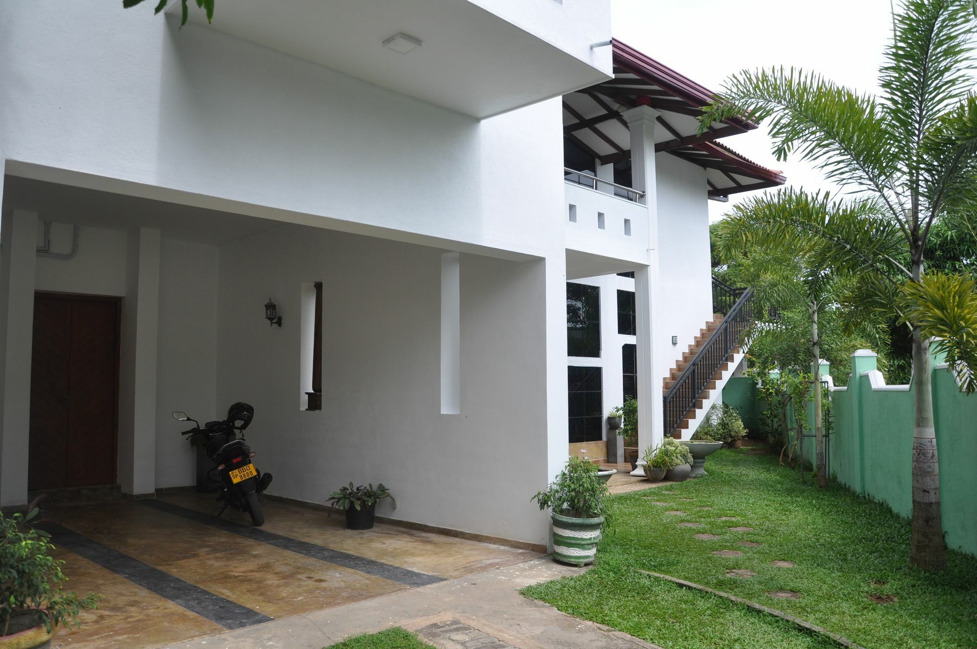 Shakuna Villa Хиккадува Экстерьер фото